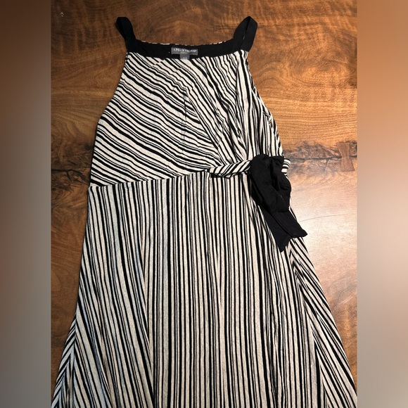 A Pea in the Pod Faux Wrap Maternity Dress - Picture 1 of 3